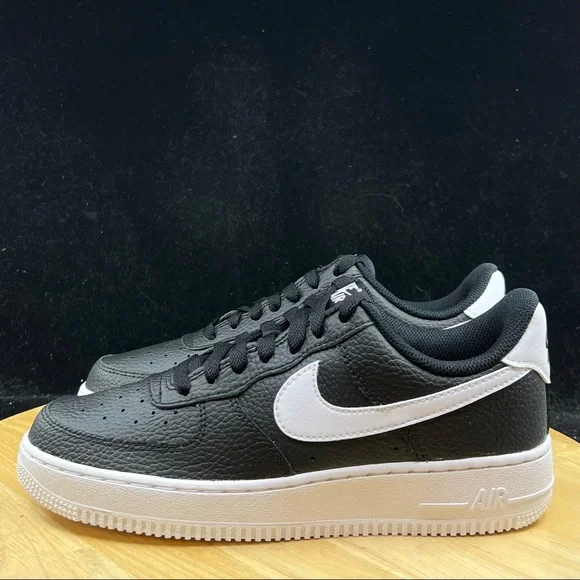New Mens Nike Air Force 1 '07 Sneakers CT2302 002 Multiple Sizes